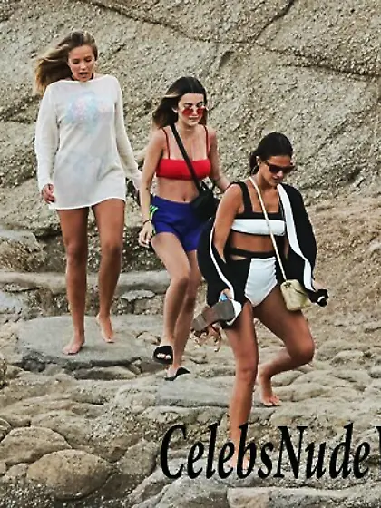 Bruna Marquezine & Fiorella Gelli Mattheis Sexy