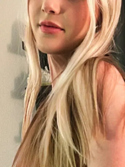 Carly is from only fans loves to fuck who ever ane