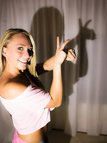 Blonde hottie displays foxy