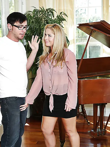 Big tit blonde cougar