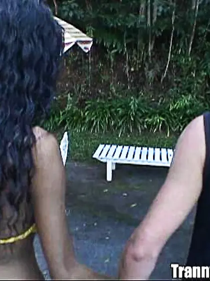Ebony Tranny Giving Blowjob Outdoor