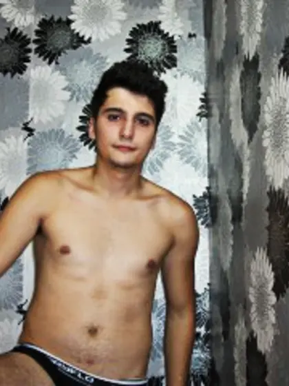 Brunette hotboycumforyou perform anal