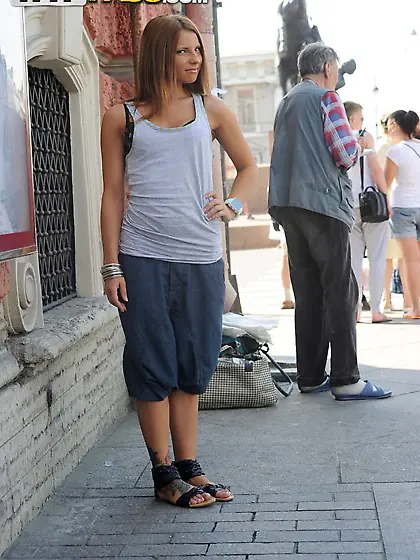 Imagine a girl like that getting fucked in public it is SO HOT