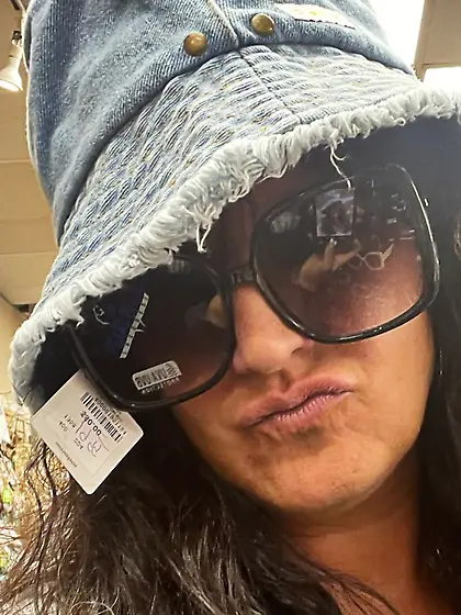 Mature goddess cuckold