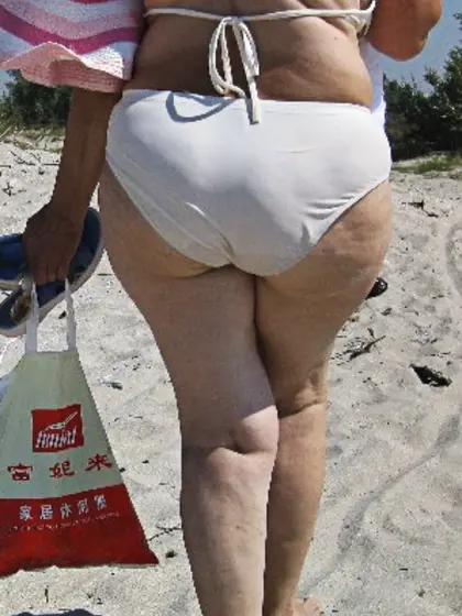 bbw granny and milf beach candid