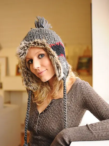 Good-looking cutie in sweater pulls off pants to display her swe