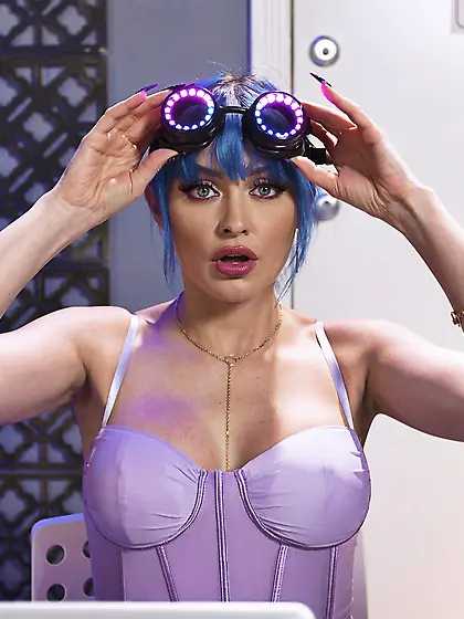 Jewelz Blu and Connie Perignon lick each other's pussy while get