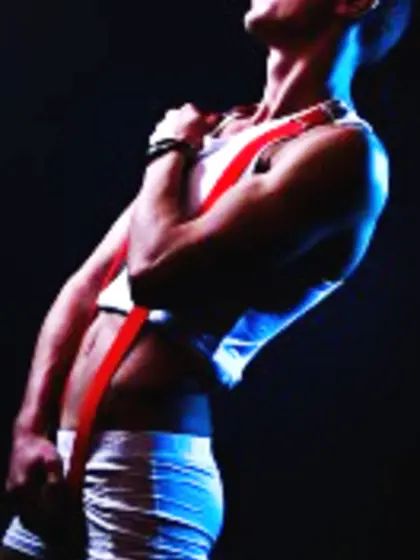 Brunette erike perform anal