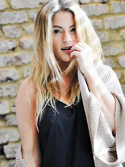 Beautiful babe Jessica Kingham starts touching,  squeezing and pl