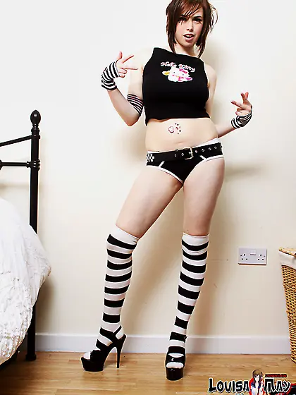 Punky rocker teases tongue