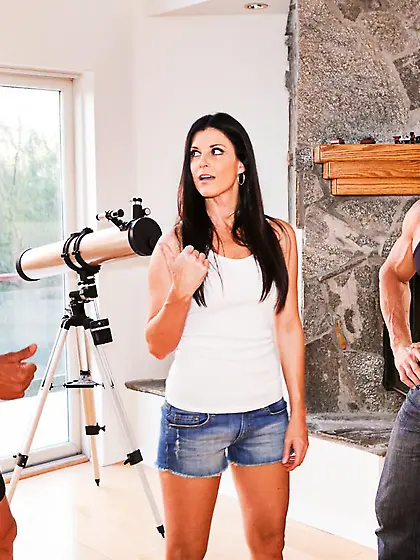 Seducing milf India Summer opens legs for two sticking dicks to