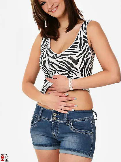 The busty babe Rita DDF performs slow stripping and turning on n