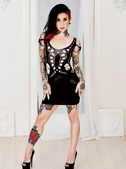 Mature skinny brunette amateur