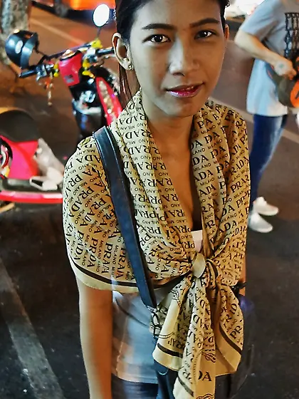 Slender Thai teen in exchange for money poses for guy without cl