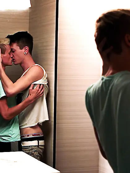 Skinny blonde green shirt