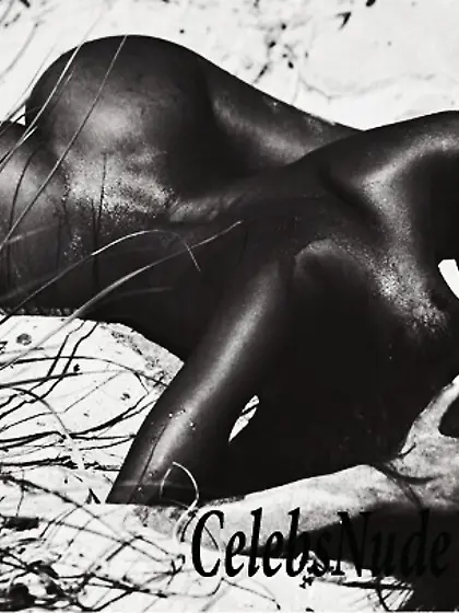 Nude Pics of Ebonee Davis