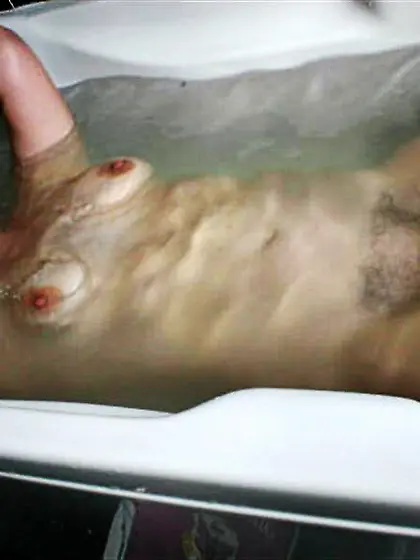 slutty uk mum bathtime