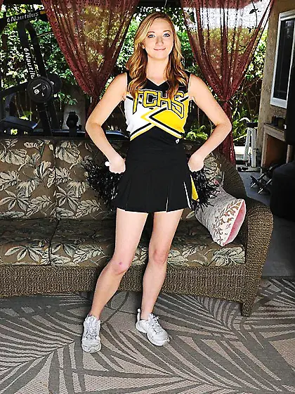 Horny blonde cheerleader Indiana Jane is going to show her skill