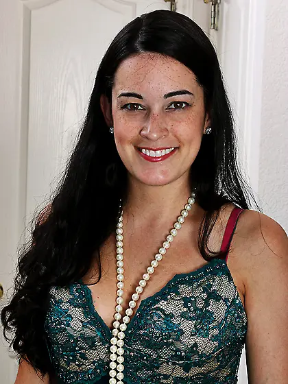 Pretty mature pantyhose