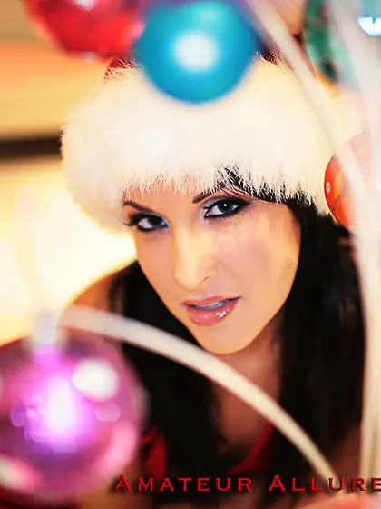 It???s Christmas and lusty Gerri Allure prepares the ht present