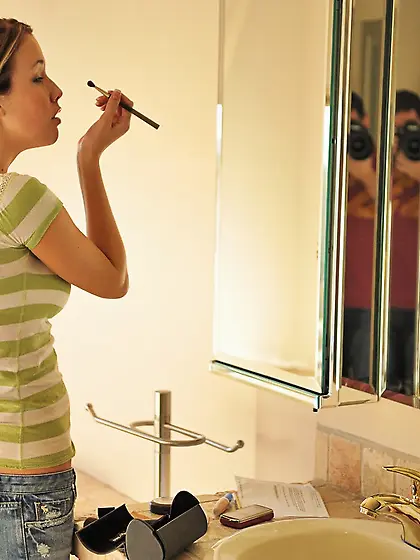 Veronica Hill drops down her sexy clothes and shows her small ti