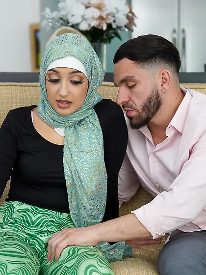 Vivianne Desilva and Violet Gems screwed by bearded stud