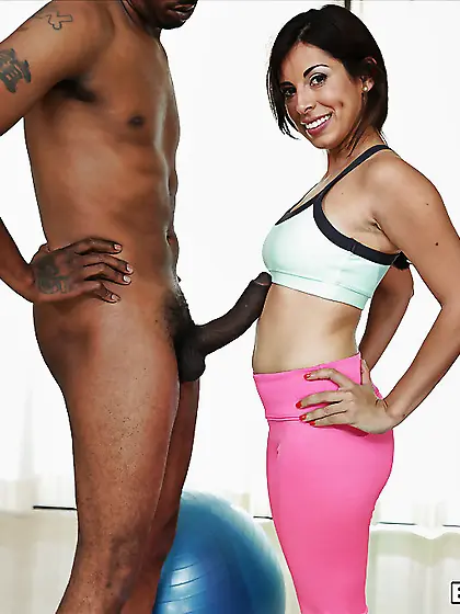 Fitness crazed Latina gives monster cock great round of pleasure