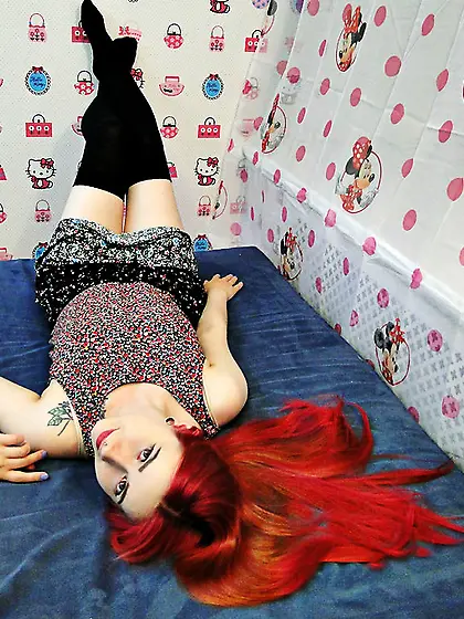 White teen with small tits like to snapshot