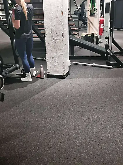 Sluth Nora with nice ass
