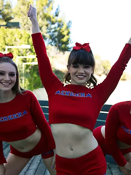 Cheerleader hoes are going to really get frisky for the cam