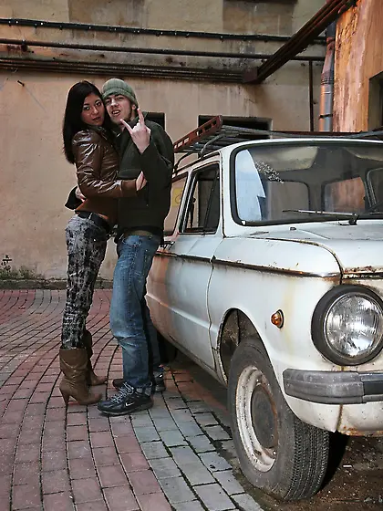 Teen virgin Sandra has