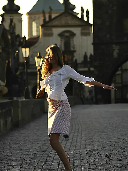 Yana B takes her sexy skirt outdoors and shows us her trimmed dr