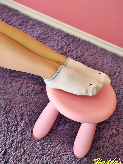 Kinky teen with twin tails removes T-shirt to erotically model i