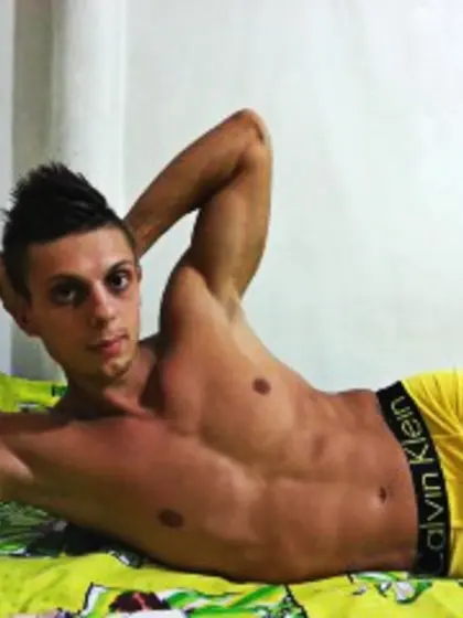 25 yo brunette Youngcristian.