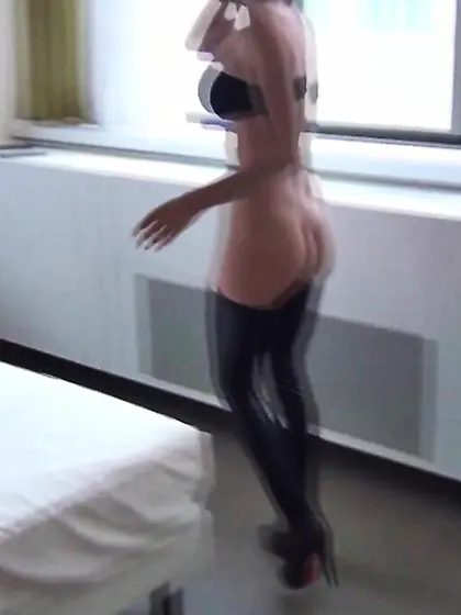 Bodacious brunette's DP dailance 