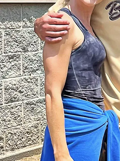 Willow showing off her tits at spring break