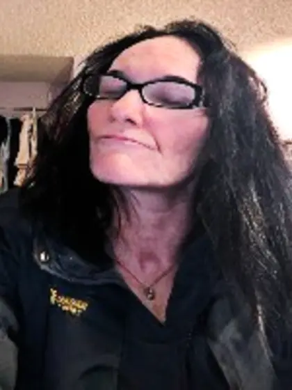 Chubby tranny slut rides the big ones