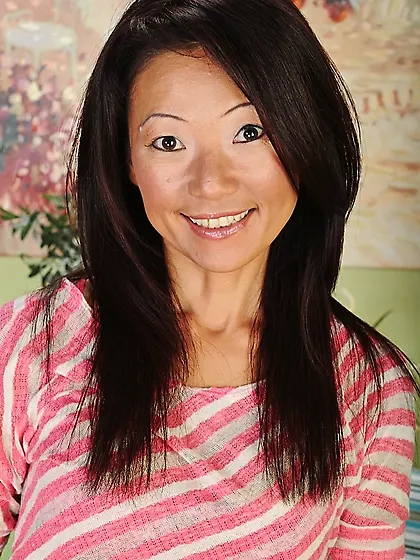 Brunette beautiful japanese mom