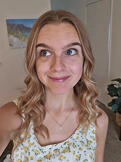 Pretty blonde girlfriend creepshots