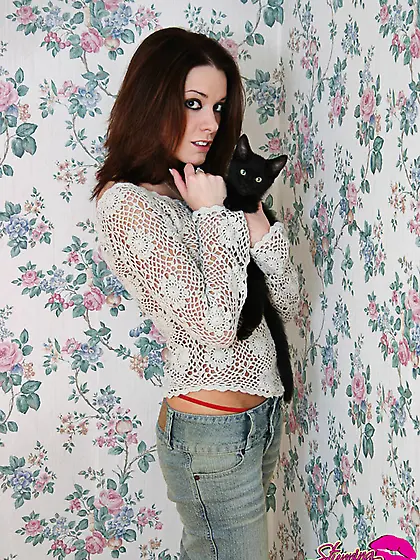 Stunning Serena is a gentle,  beautiful and hot babe who takes of