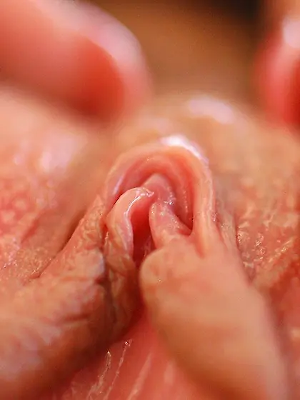 Gorgeous blonde with beautiful eyes gives close-ups of her pussy