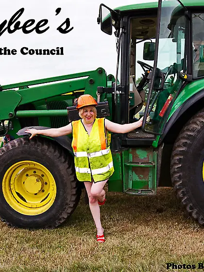 Exhibitionist flashing speedy bee