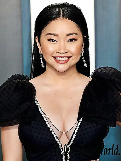 Lana Condor Cleavage