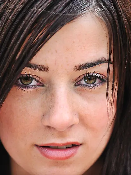 Immaculate brunette exposing her all-natural titties for the cam