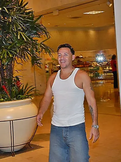 Juicy latina Dominique Perez with wonderful ass gets seduced and