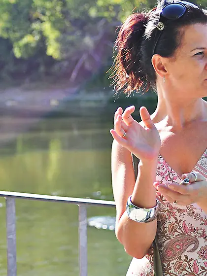 Brunette flowery-top takes deep