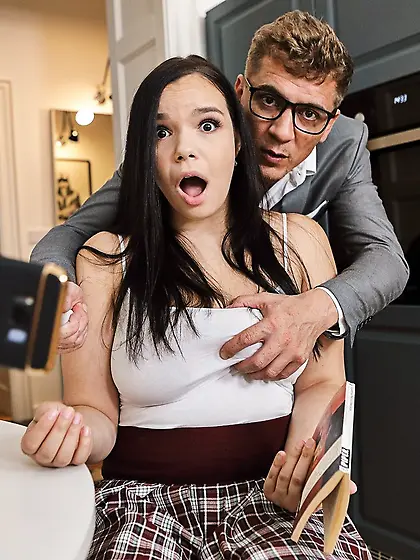 That DILF-fucking teen's phat azz is on a whole another level