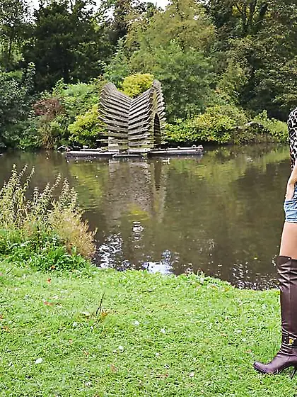 Julie Skyhigh in Jeans Microskirt