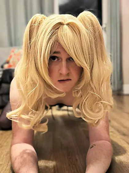 Sissy crossdresser Chris Roberts is @SissyChrissy