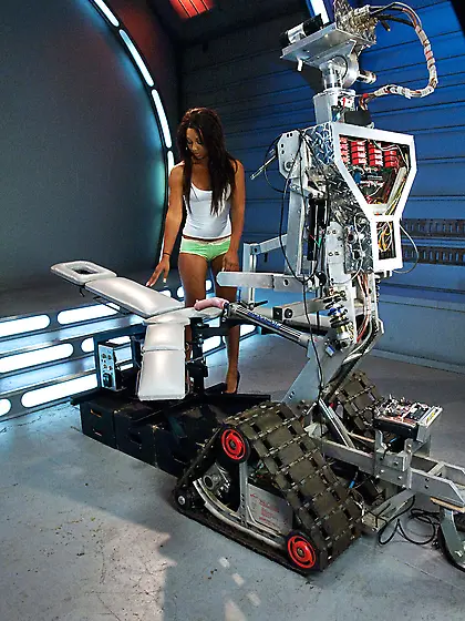 Swarthy beauty enjoys numerous